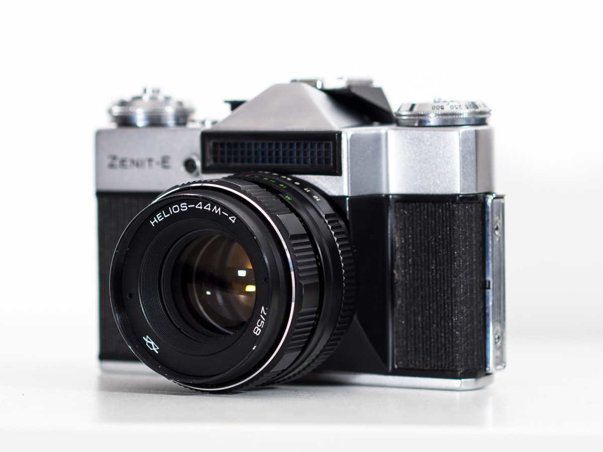technology_white_cam_m14O1